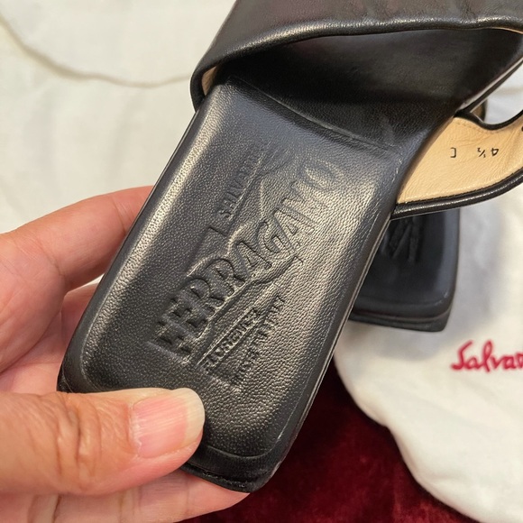 Authentic Salvatore Ferregamo wooden sandals - Picture 3 of 6